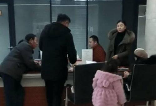 吃瓜父母离婚视频,父母离婚现场视频引发热议 吃瓜父母离婚视频,父母离婚现场视频引发热议